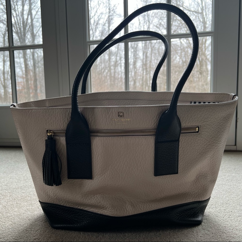 Kate Spade Southport Avenue Harmony Large Leather Tote. Ivory and Black.